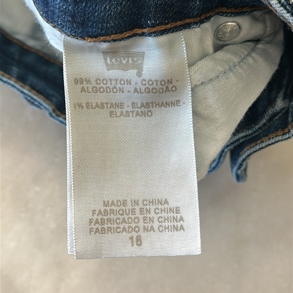 Levi’s Capri Jeans - Picture 10 of 15